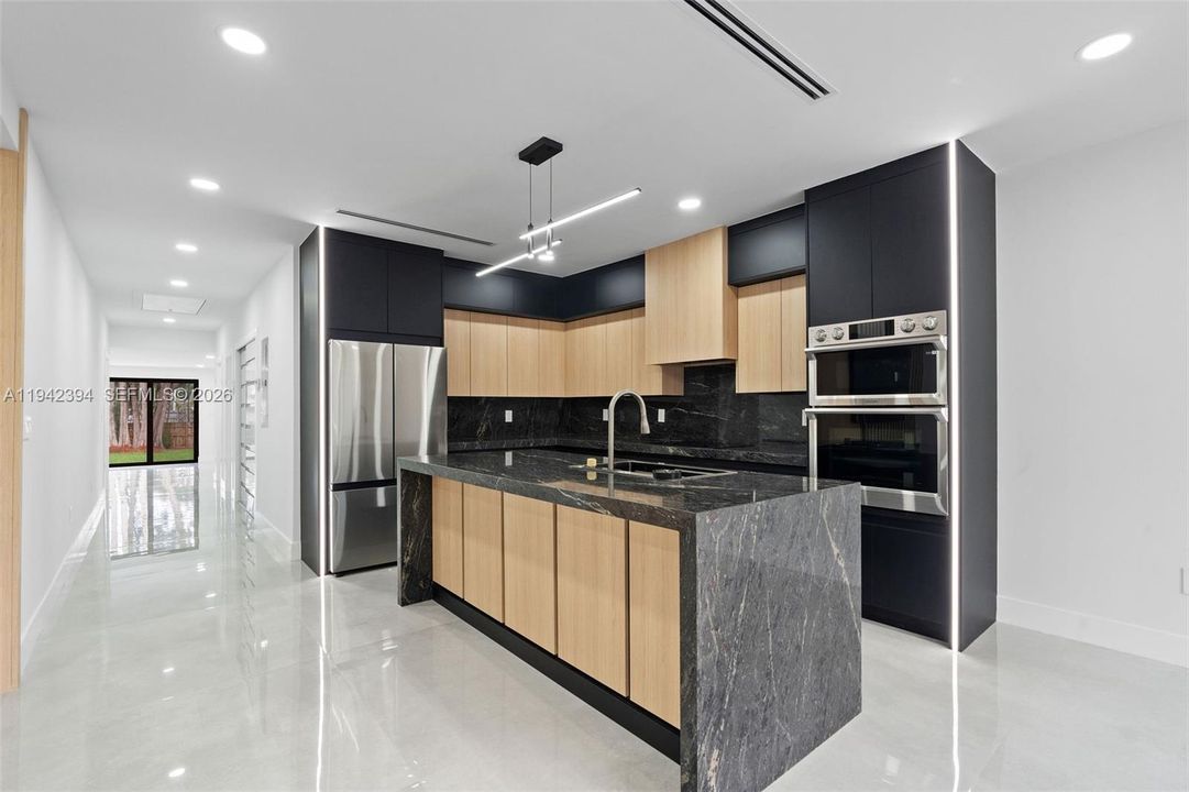 Active With Contract: $1,225,000 (5 beds, 4 baths, 3214 Square Feet)