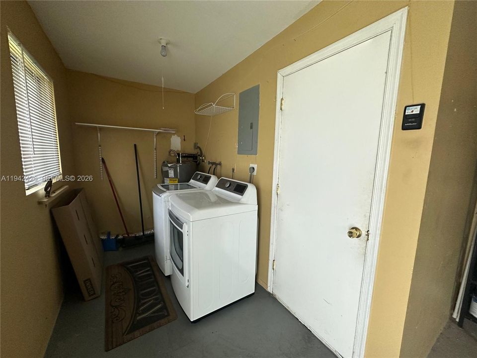 En Venta: $370,000 (2 camas, 2 baños, 1579 Pies cuadrados)
