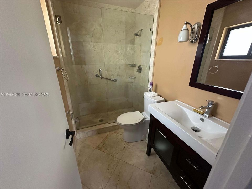 En Venta: $370,000 (2 camas, 2 baños, 1579 Pies cuadrados)