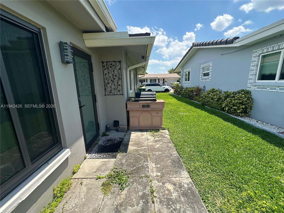 En Venta: $370,000 (2 camas, 2 baños, 1579 Pies cuadrados)