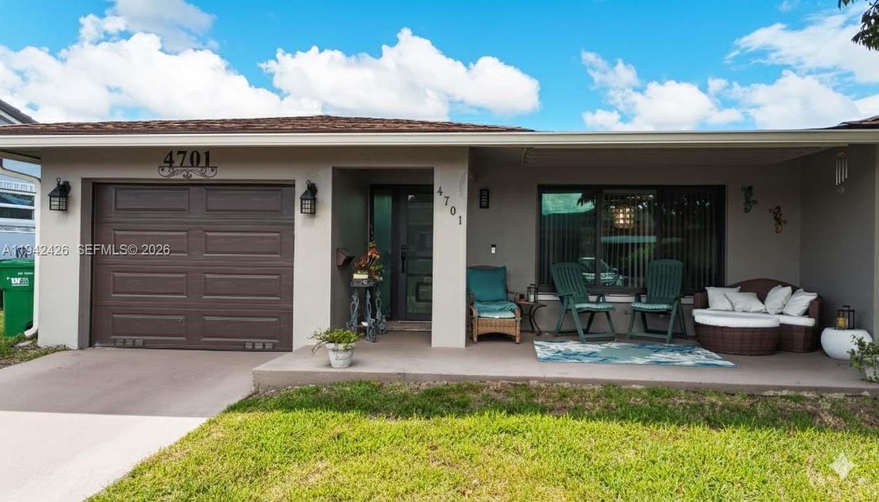 En Venta: $370,000 (2 camas, 2 baños, 1579 Pies cuadrados)