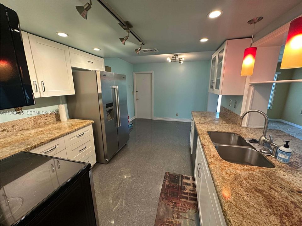 En Venta: $370,000 (2 camas, 2 baños, 1579 Pies cuadrados)