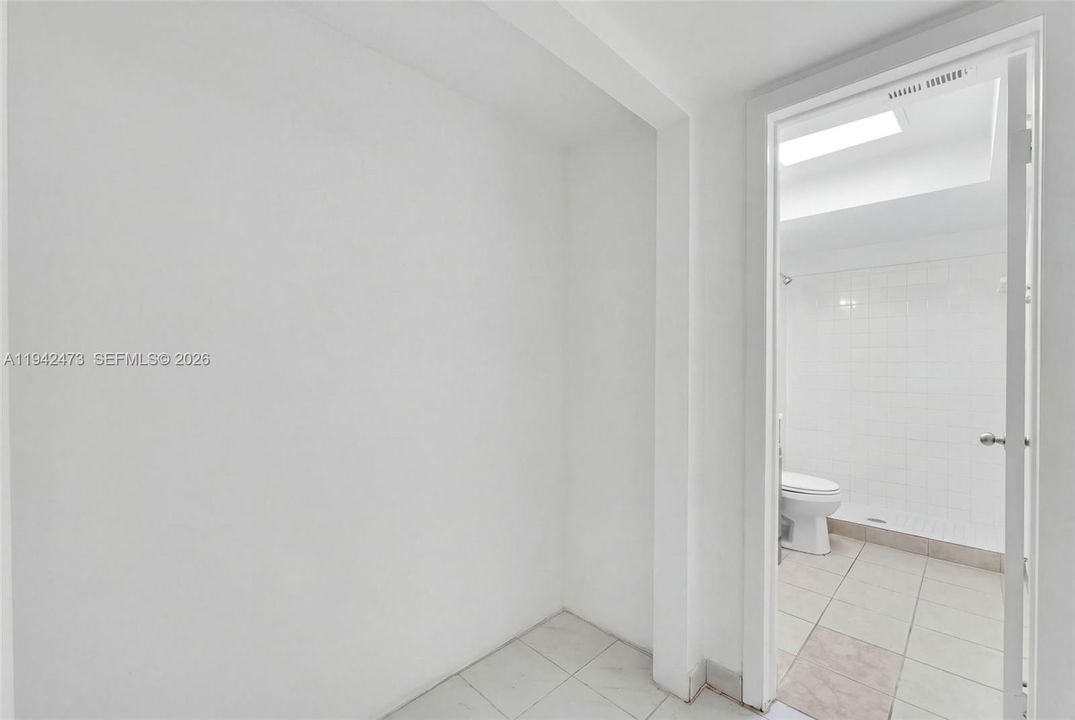 На продажу: $220,000 (2 спален, 2 ванн, 1464 Квадратных фут)