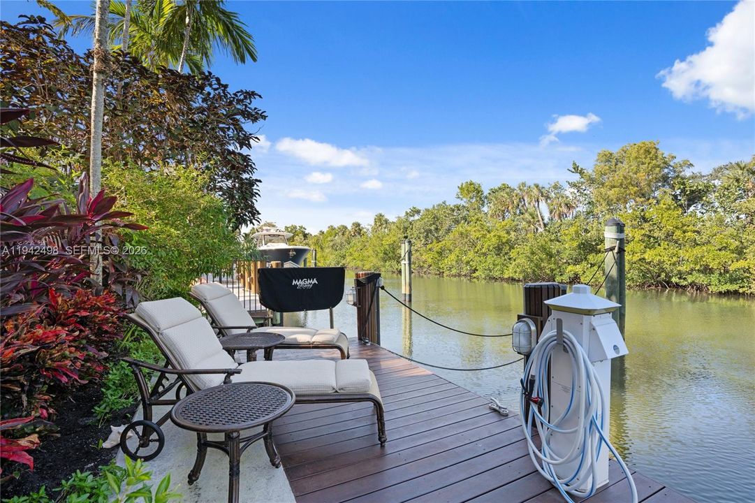 For Sale: $6,870,000 (4 beds, 6 baths, 6777 Square Feet)