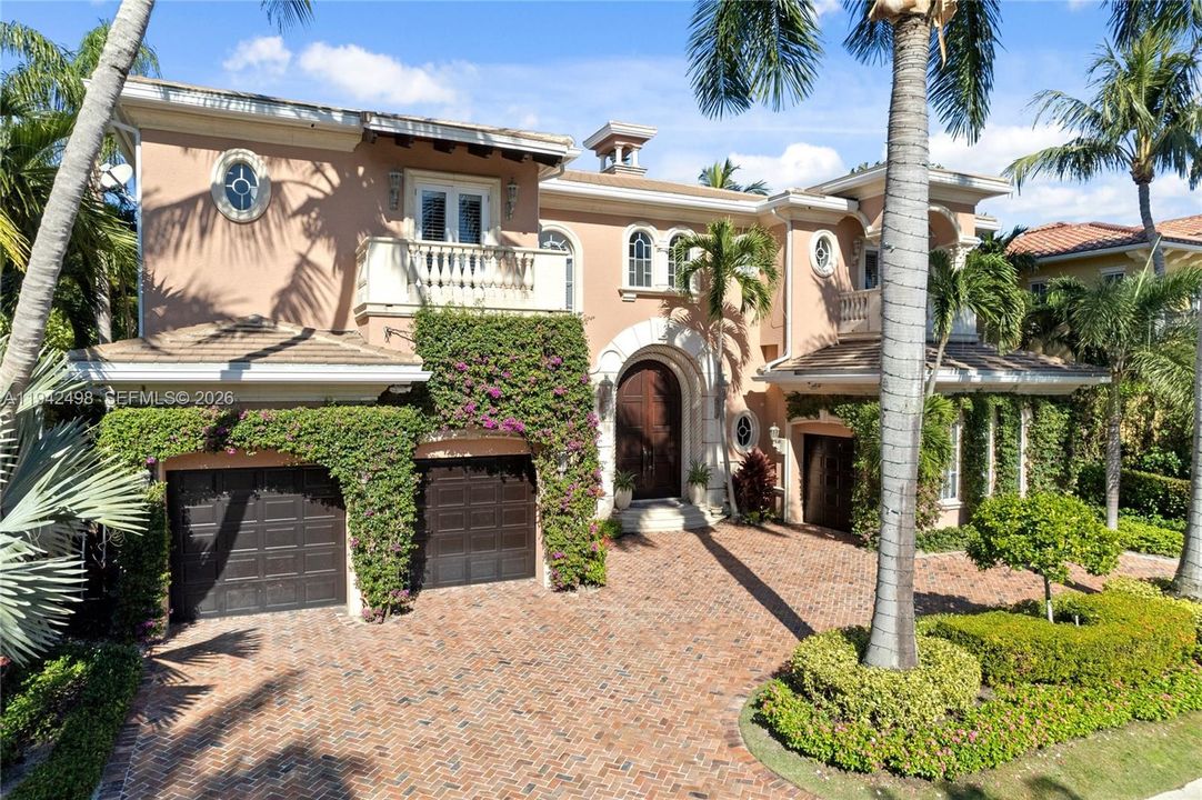 For Sale: $6,870,000 (4 beds, 6 baths, 6777 Square Feet)
