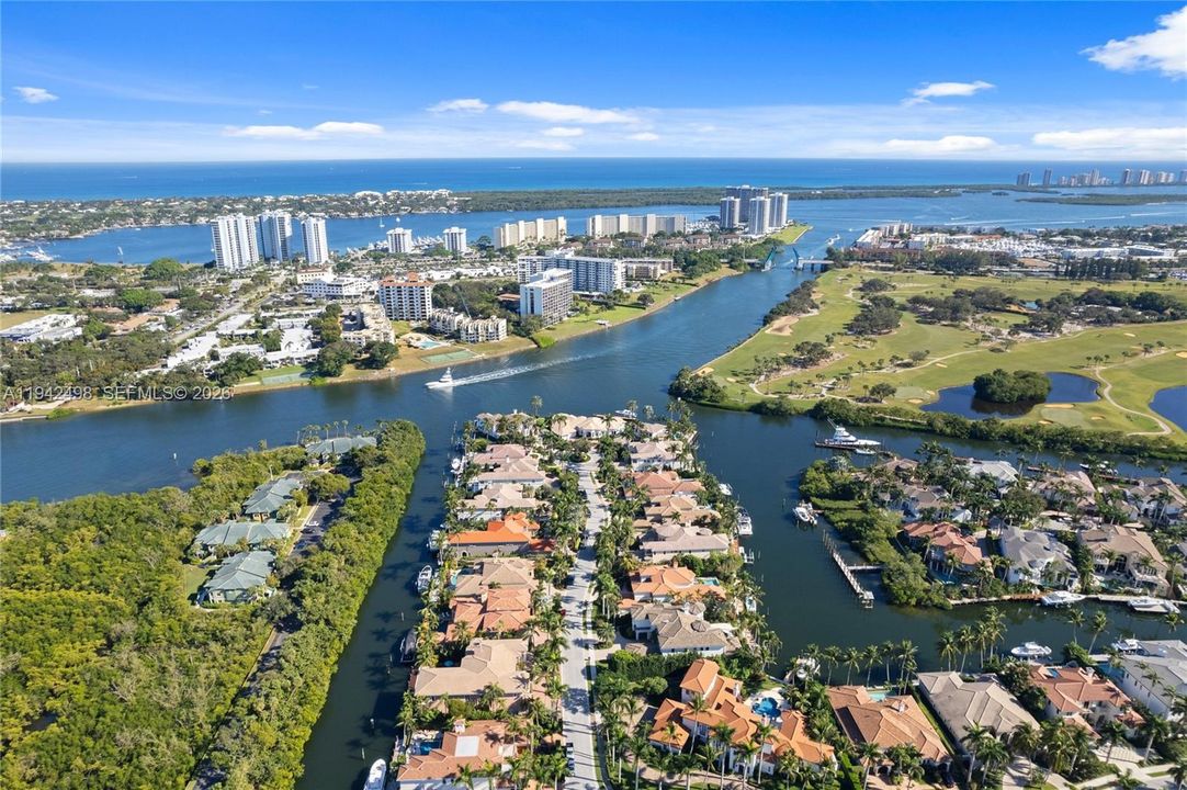For Sale: $6,870,000 (4 beds, 6 baths, 6777 Square Feet)