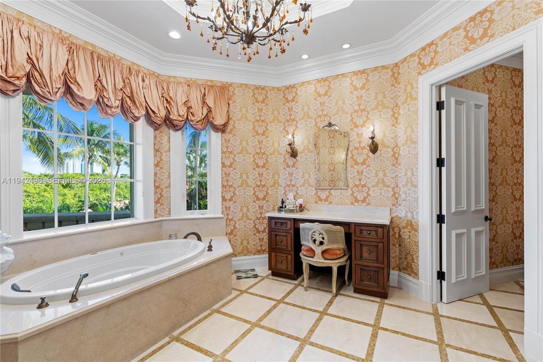 For Sale: $6,870,000 (4 beds, 6 baths, 6777 Square Feet)