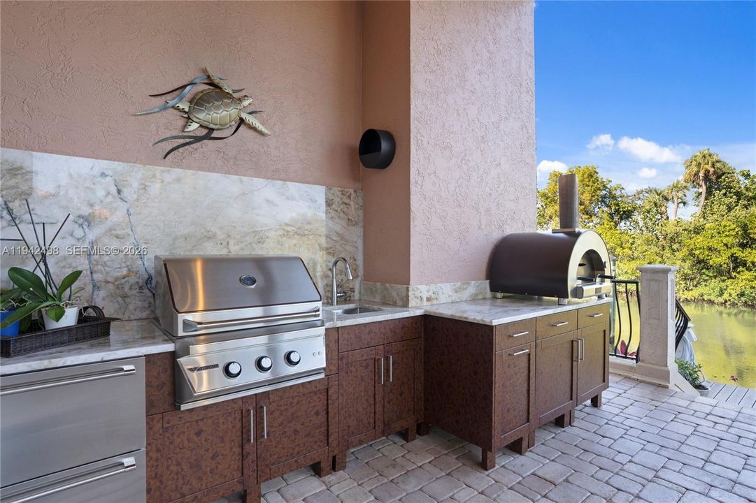 For Sale: $6,870,000 (4 beds, 6 baths, 6777 Square Feet)