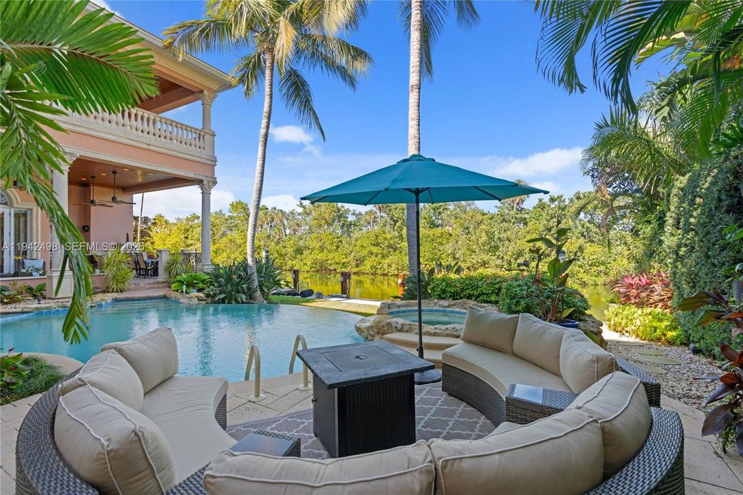 For Sale: $6,870,000 (4 beds, 6 baths, 6777 Square Feet)