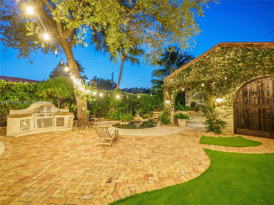 For Sale: $3,290,000 (5 beds, 4 baths, 2629 Square Feet)