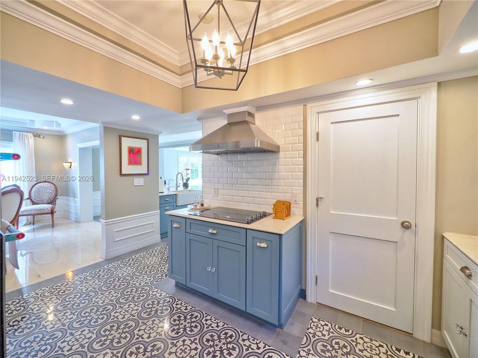 For Sale: $3,290,000 (5 beds, 4 baths, 2629 Square Feet)