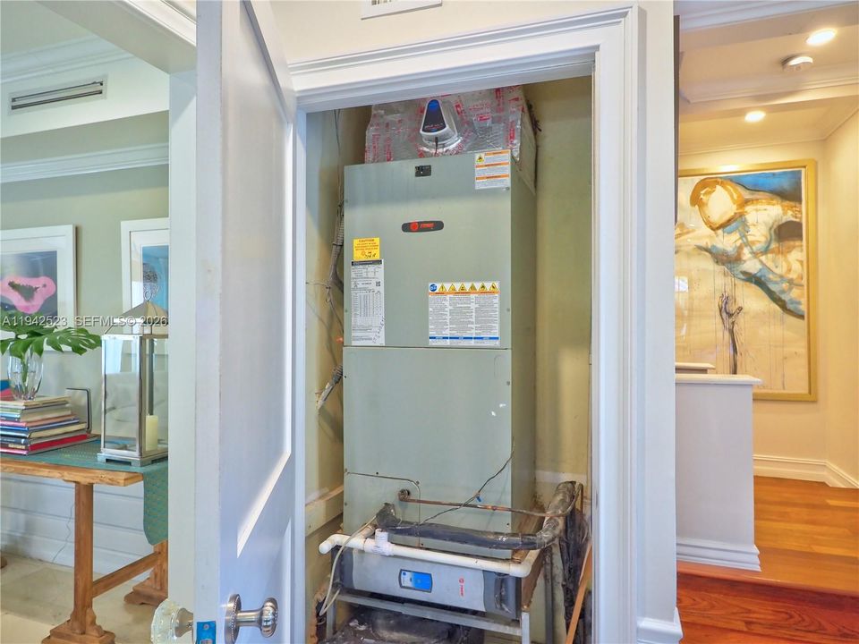 For Sale: $3,290,000 (5 beds, 4 baths, 2629 Square Feet)
