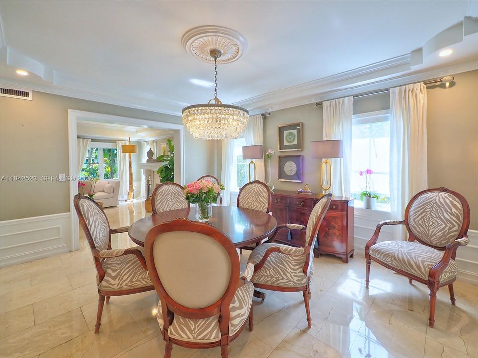 For Sale: $3,290,000 (5 beds, 4 baths, 2629 Square Feet)