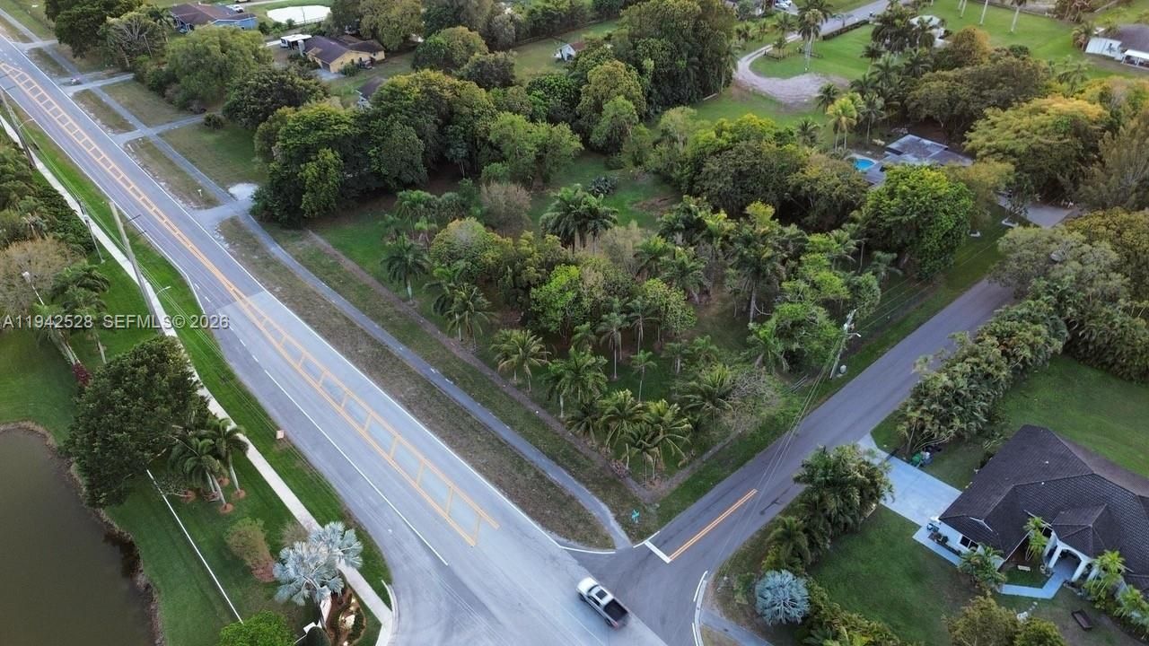 En Venta: $1,300,000 (1.50 acres)