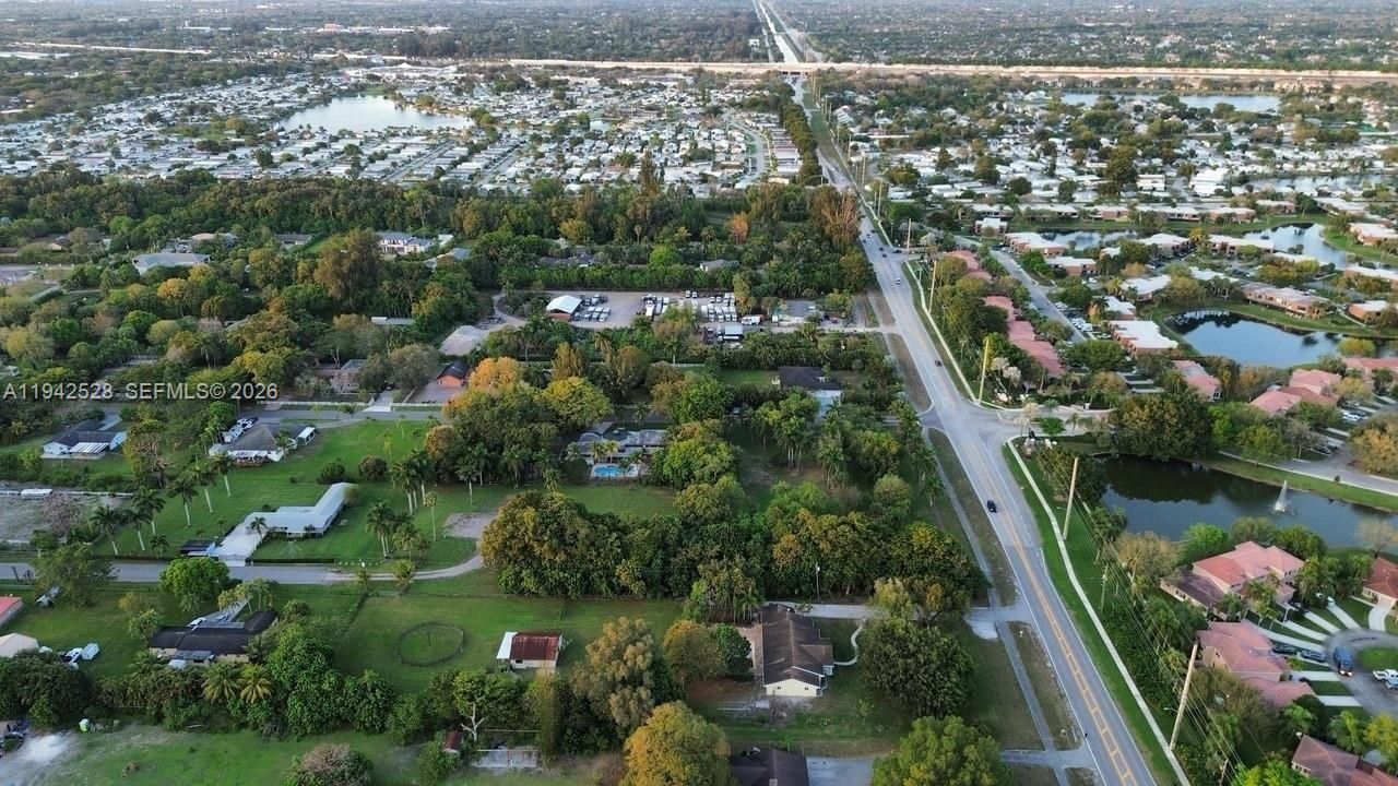 En Venta: $1,300,000 (1.50 acres)
