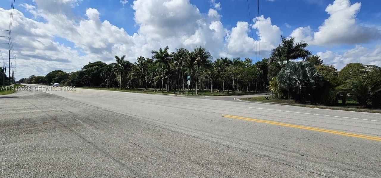 En Venta: $1,300,000 (1.50 acres)