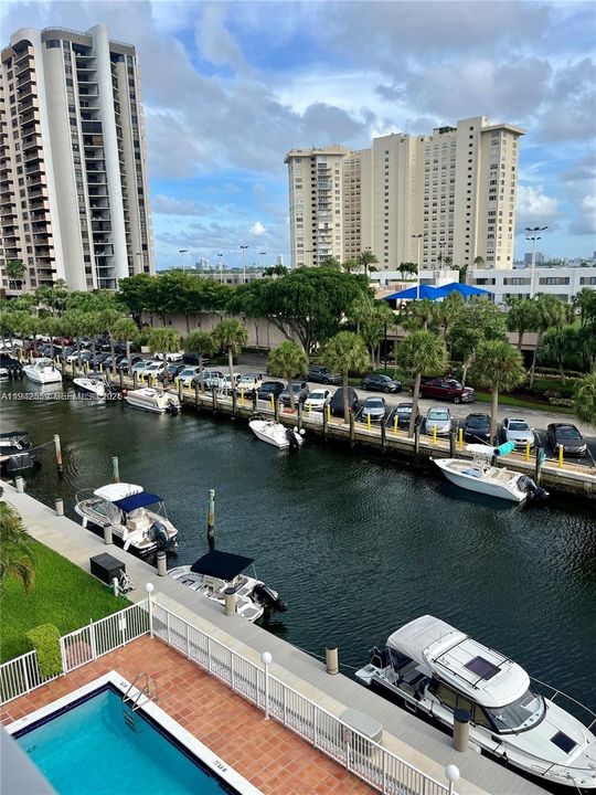 En Venta: $169,000 (0 camas, 1 baños, 560 Pies cuadrados)