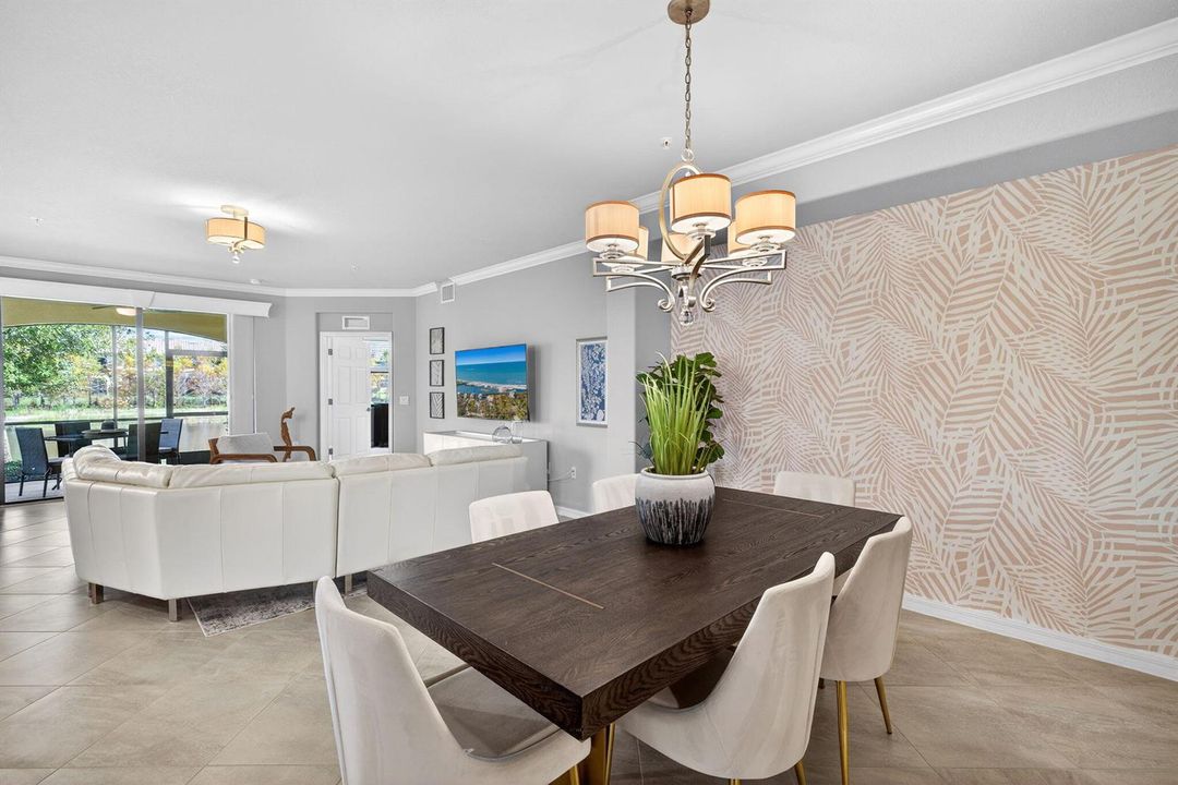 7-Dining Room 1 of 2