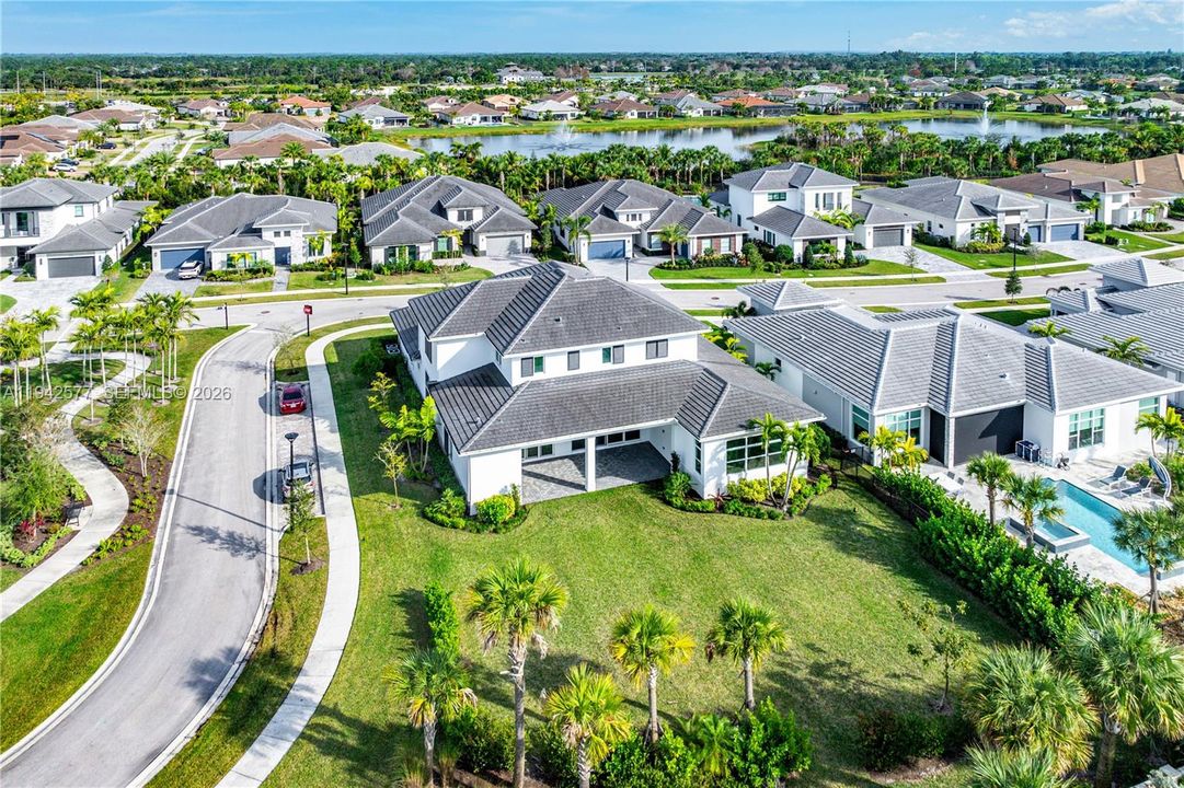 For Sale: $2,299,000 (5 beds, 6 baths, 5342 Square Feet)