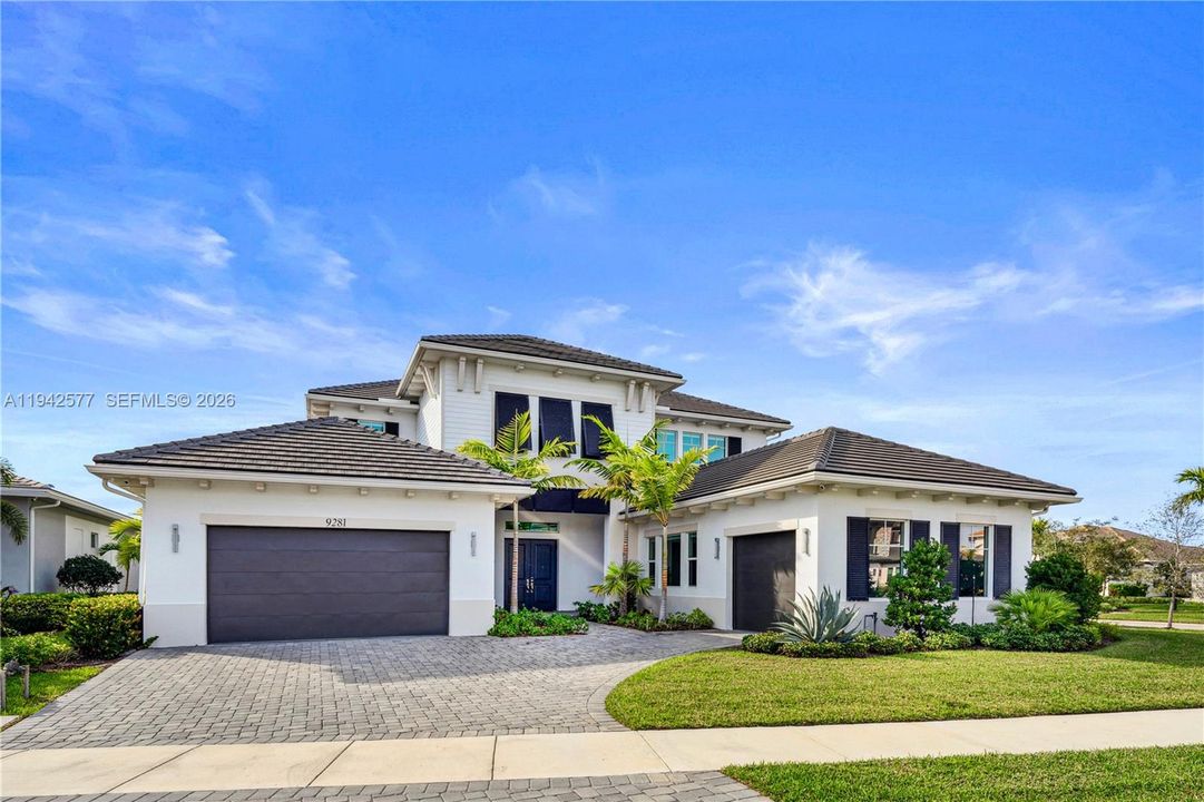 For Sale: $2,299,000 (5 beds, 6 baths, 5342 Square Feet)