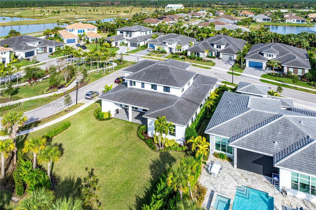 For Sale: $2,299,000 (5 beds, 6 baths, 5342 Square Feet)