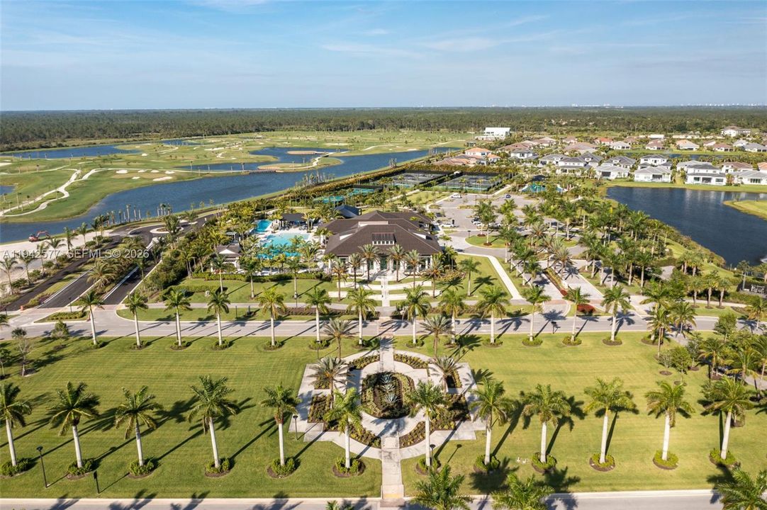 For Sale: $2,299,000 (5 beds, 6 baths, 5342 Square Feet)