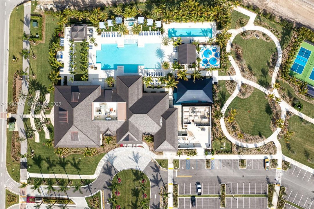 For Sale: $2,299,000 (5 beds, 6 baths, 5342 Square Feet)