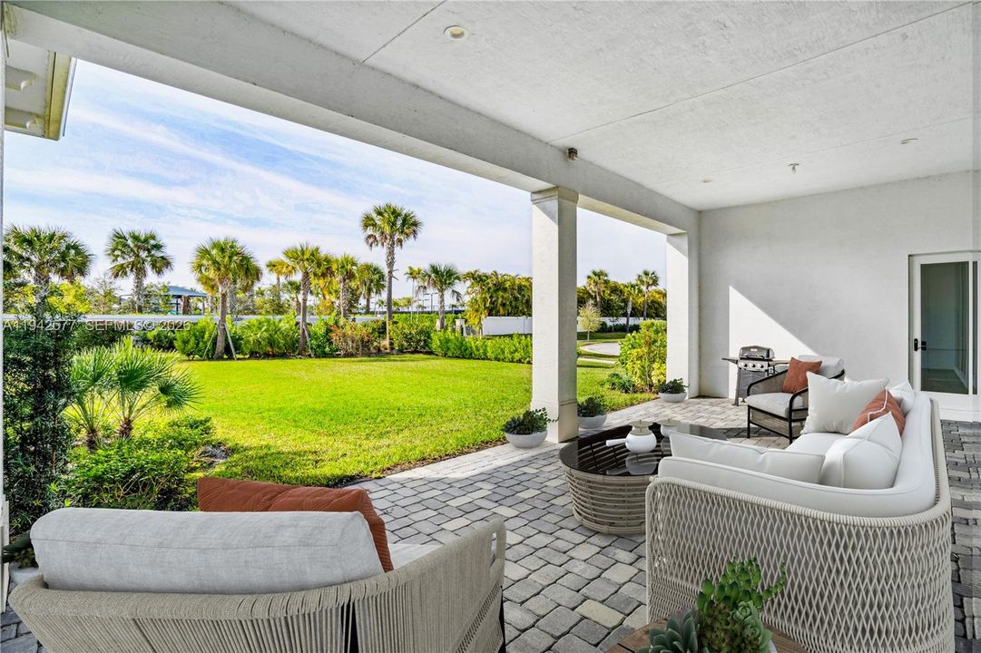 For Sale: $2,299,000 (5 beds, 6 baths, 5342 Square Feet)