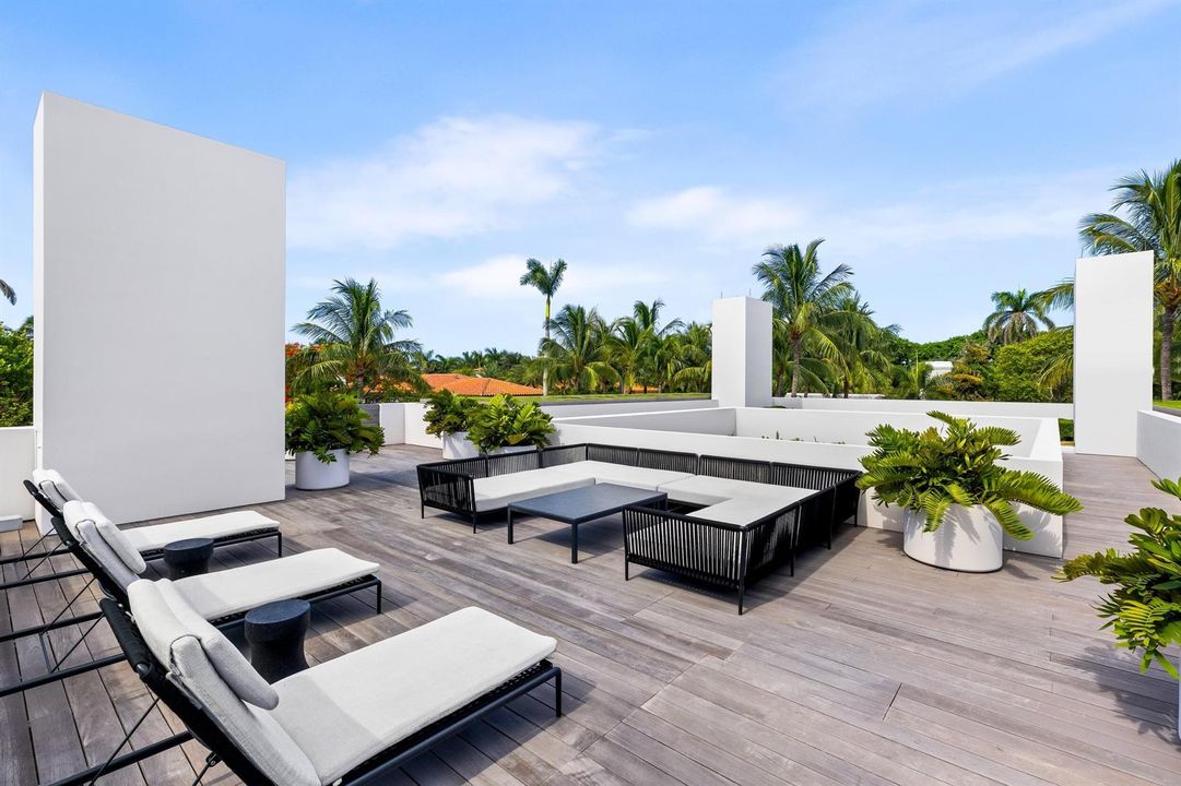 Rooftop Lounge