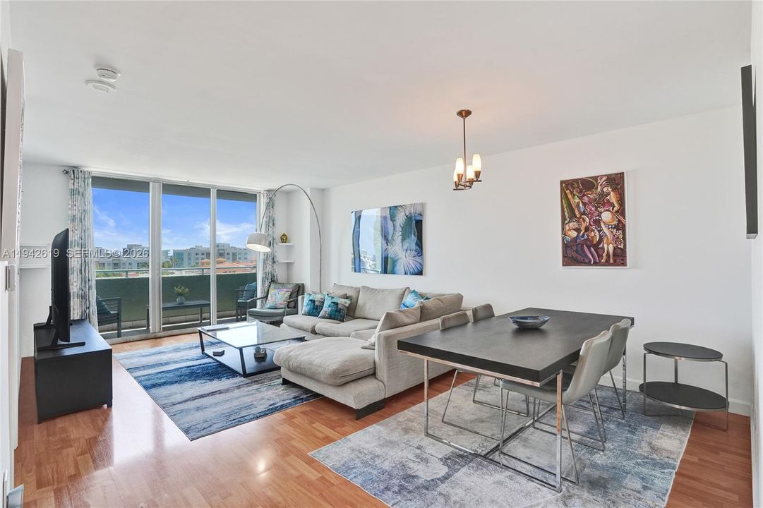 En Venta: $695,000 (1 camas, 1 baños, 740 Pies cuadrados)