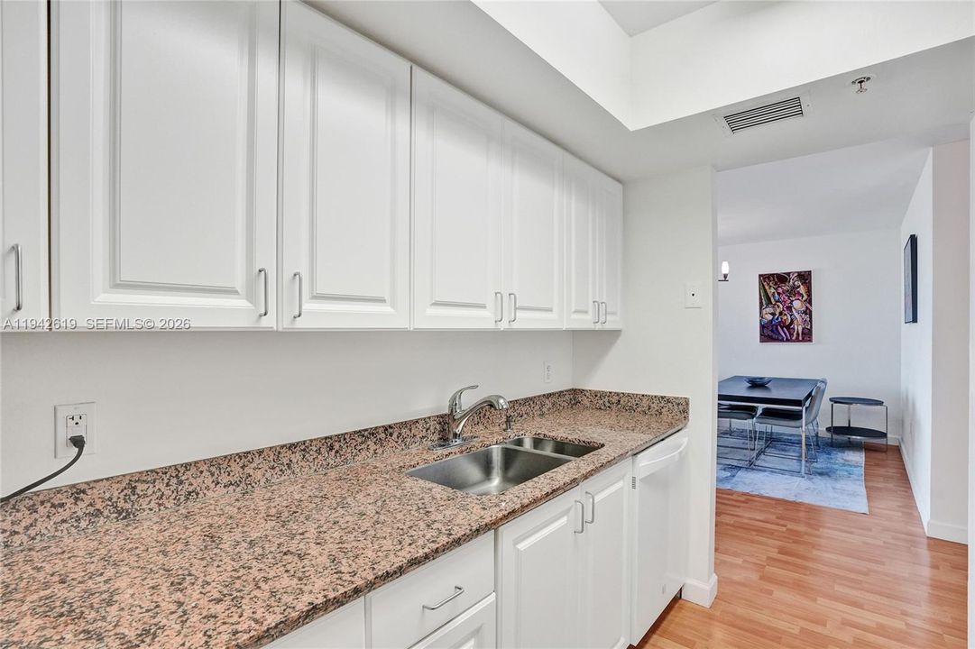 En Venta: $695,000 (1 camas, 1 baños, 740 Pies cuadrados)