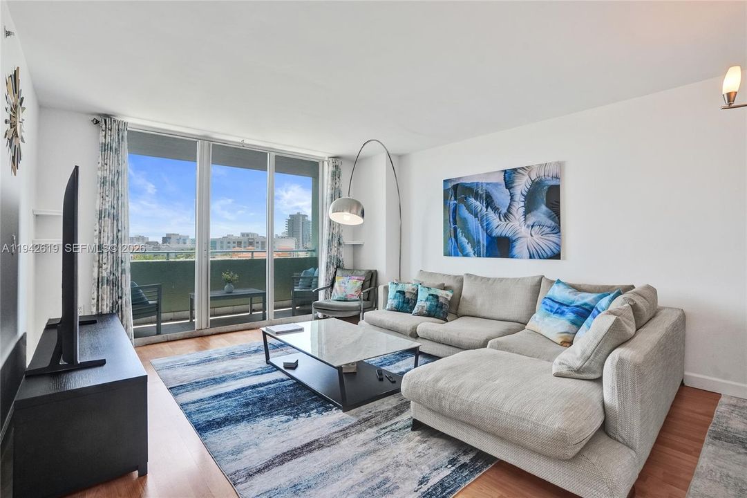 En Venta: $695,000 (1 camas, 1 baños, 740 Pies cuadrados)
