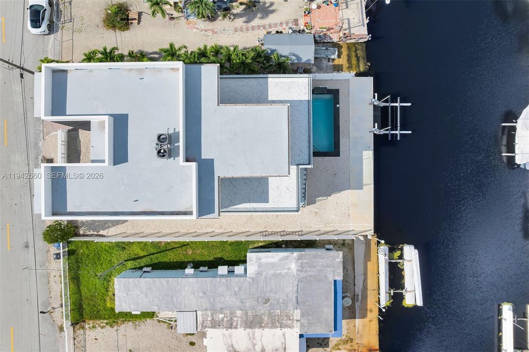 For Sale: $3,995,000 (5 beds, 4 baths, 3600 Square Feet)