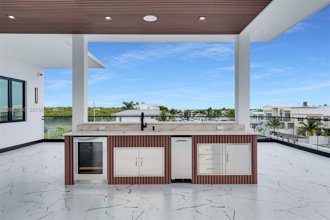 For Sale: $3,995,000 (5 beds, 4 baths, 3600 Square Feet)