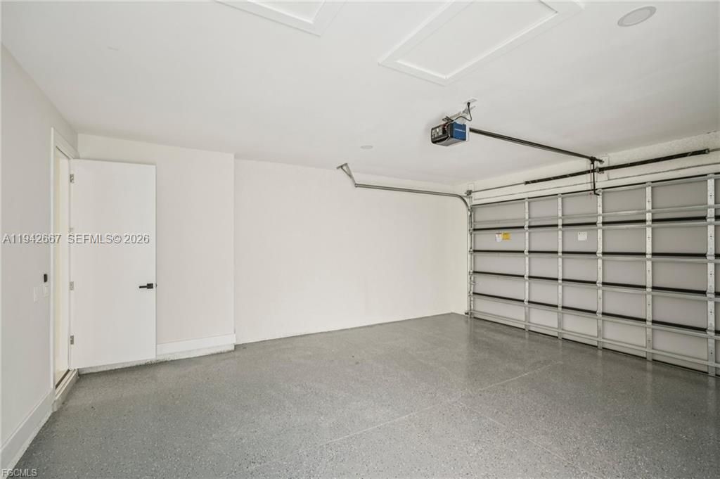 Под контрактом: $489,900 (4 спален, 2 ванн, 1810 Квадратных фут)