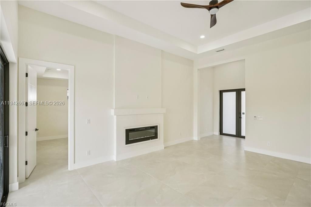 Под контрактом: $489,900 (4 спален, 2 ванн, 1810 Квадратных фут)