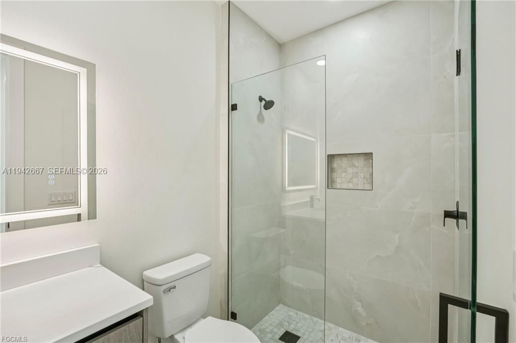 Под контрактом: $489,900 (4 спален, 2 ванн, 1810 Квадратных фут)
