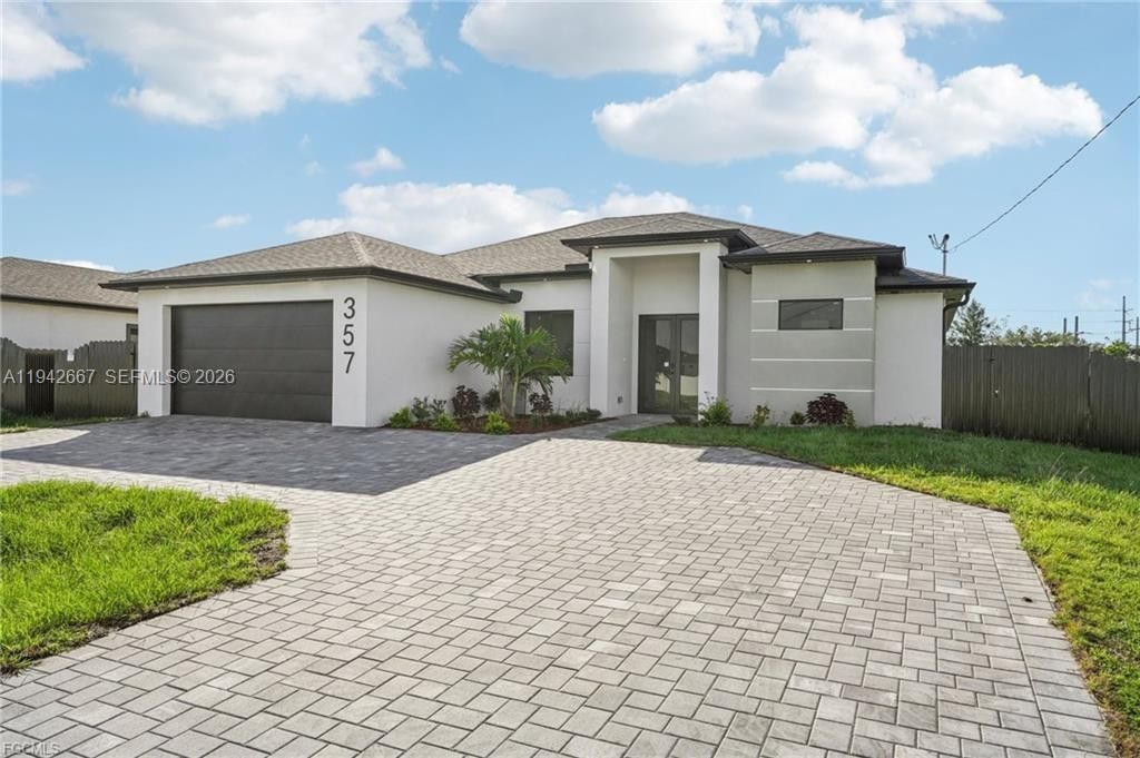 Под контрактом: $489,900 (4 спален, 2 ванн, 1810 Квадратных фут)