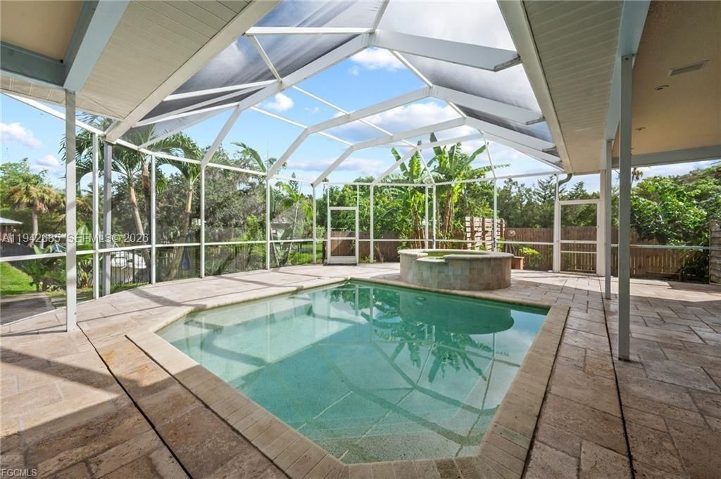 For Sale: $599,000 (3 beds, 2 baths, 2014 Square Feet)