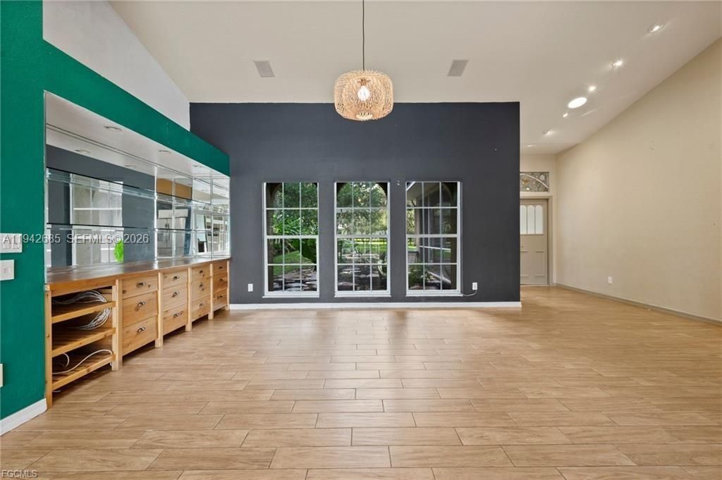 For Sale: $599,000 (3 beds, 2 baths, 2014 Square Feet)