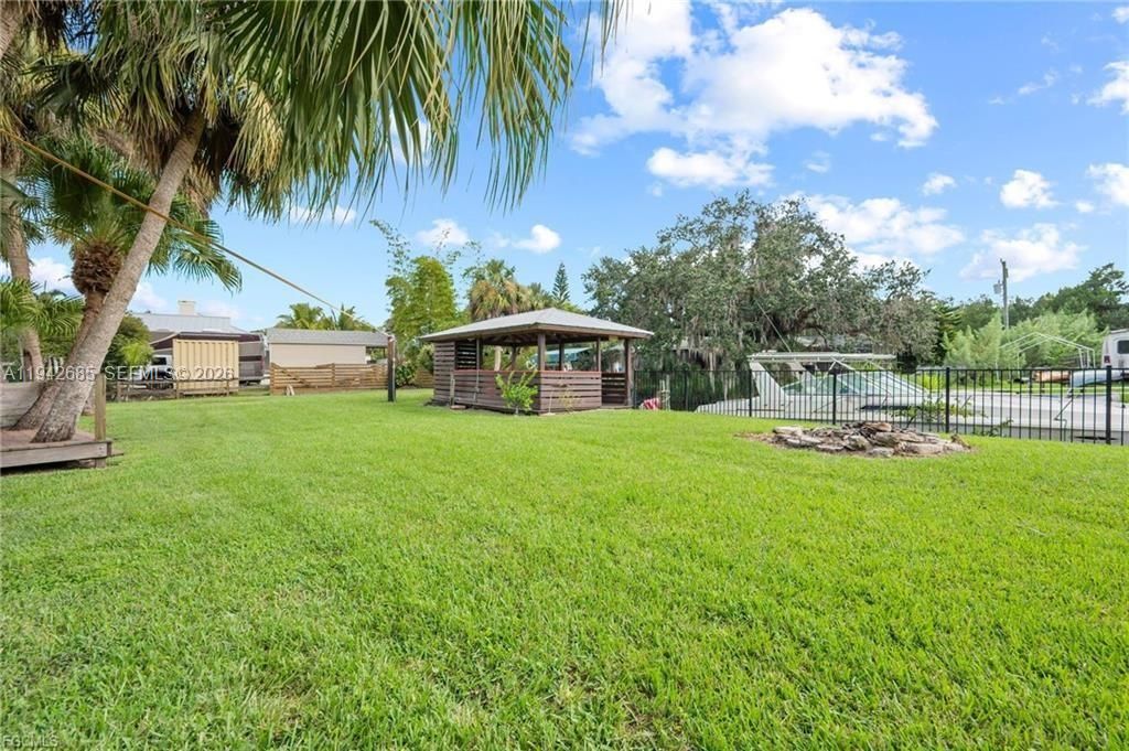 For Sale: $599,000 (3 beds, 2 baths, 2014 Square Feet)