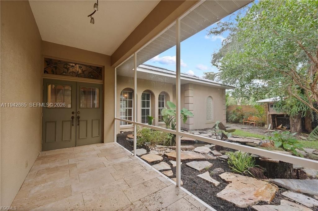 For Sale: $599,000 (3 beds, 2 baths, 2014 Square Feet)