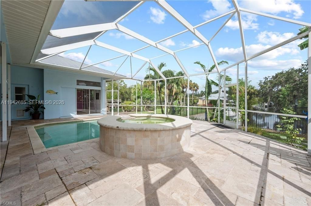 For Sale: $599,000 (3 beds, 2 baths, 2014 Square Feet)