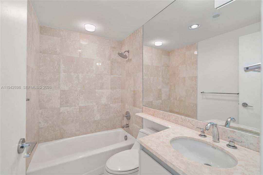 For Sale: $4,335,000 (3 beds, 4 baths, 2250 Square Feet)