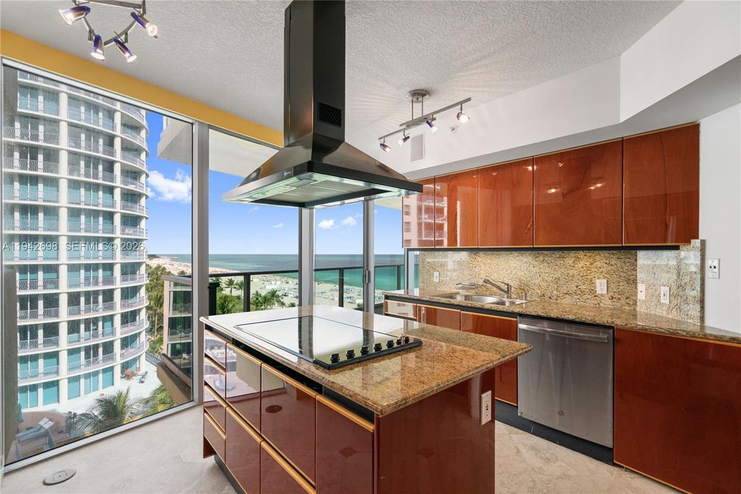 For Sale: $4,335,000 (3 beds, 4 baths, 2250 Square Feet)