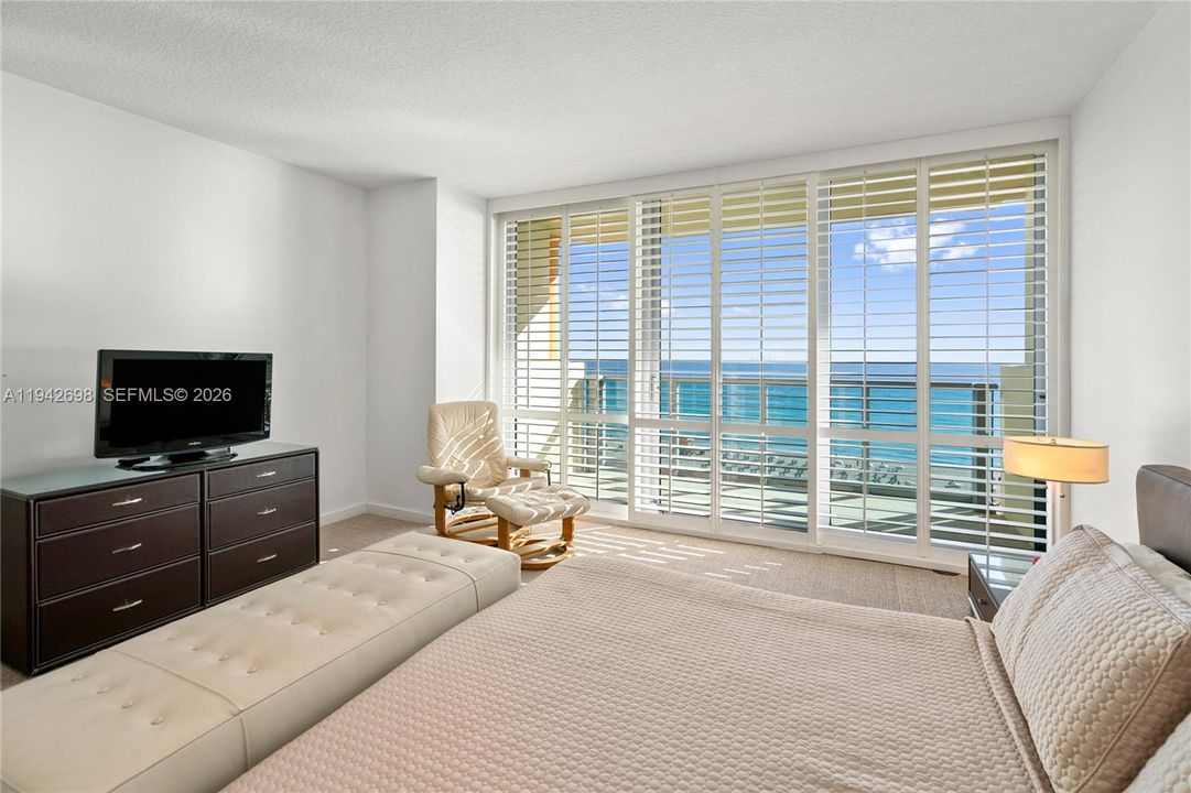 For Sale: $4,335,000 (3 beds, 4 baths, 2250 Square Feet)