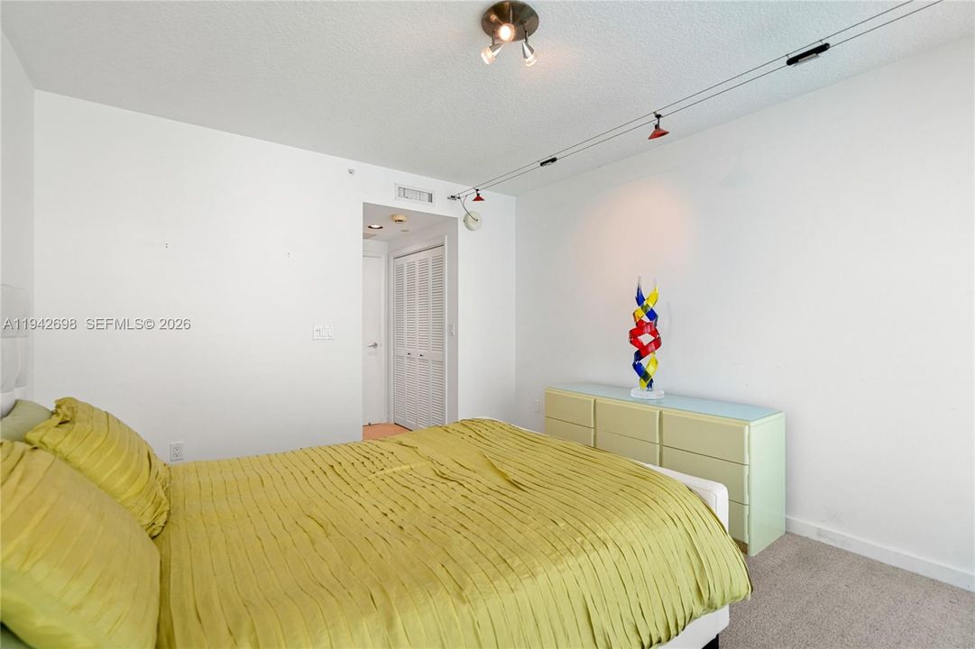 For Sale: $4,335,000 (3 beds, 4 baths, 2250 Square Feet)