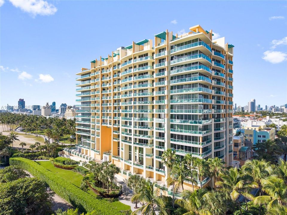 For Sale: $4,335,000 (3 beds, 4 baths, 2250 Square Feet)