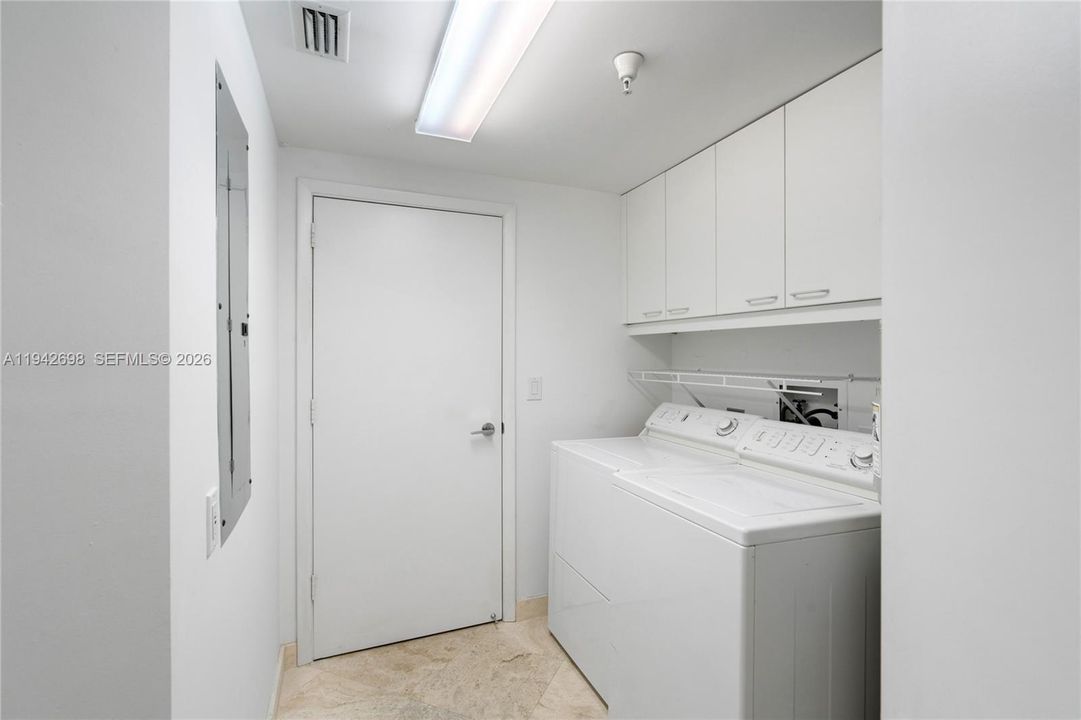 For Sale: $4,335,000 (3 beds, 4 baths, 2250 Square Feet)