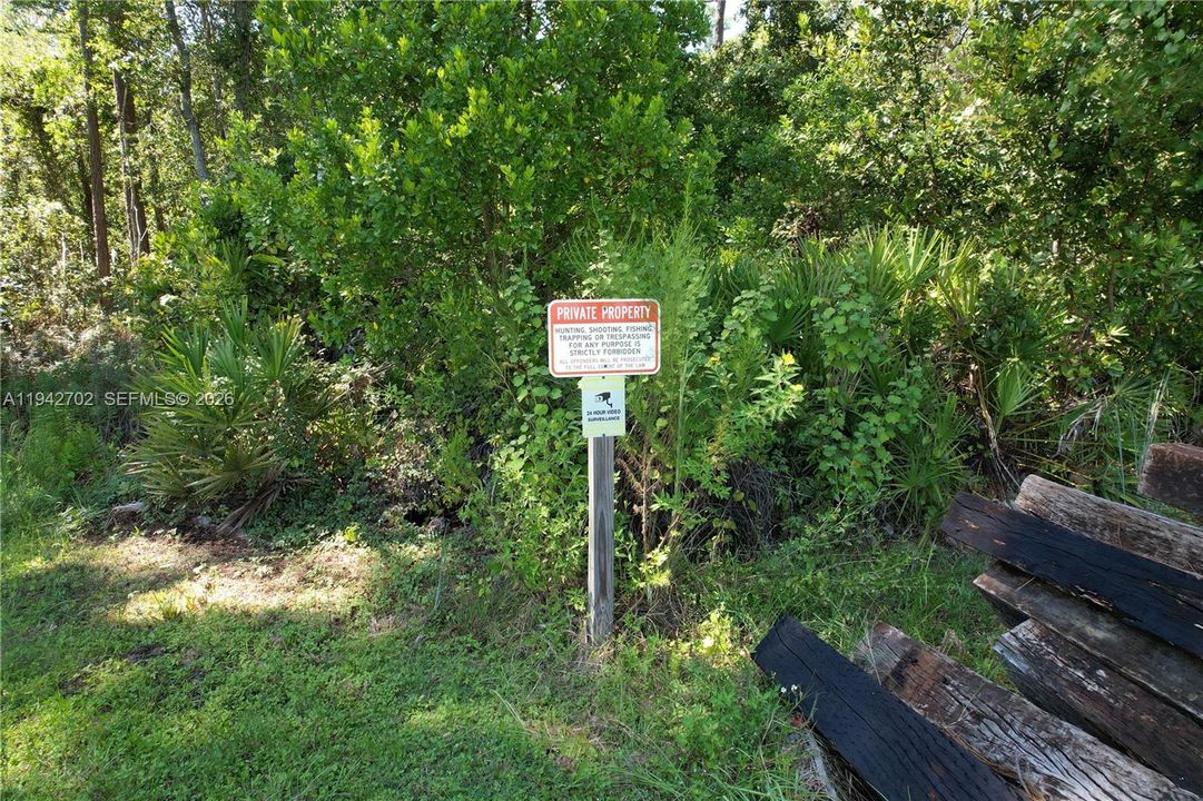 На продажу: $29,000 (2.50 acres)
